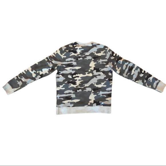 🍁Robert Graham camo sweatshirt. NWT - Picture 2 of 3
